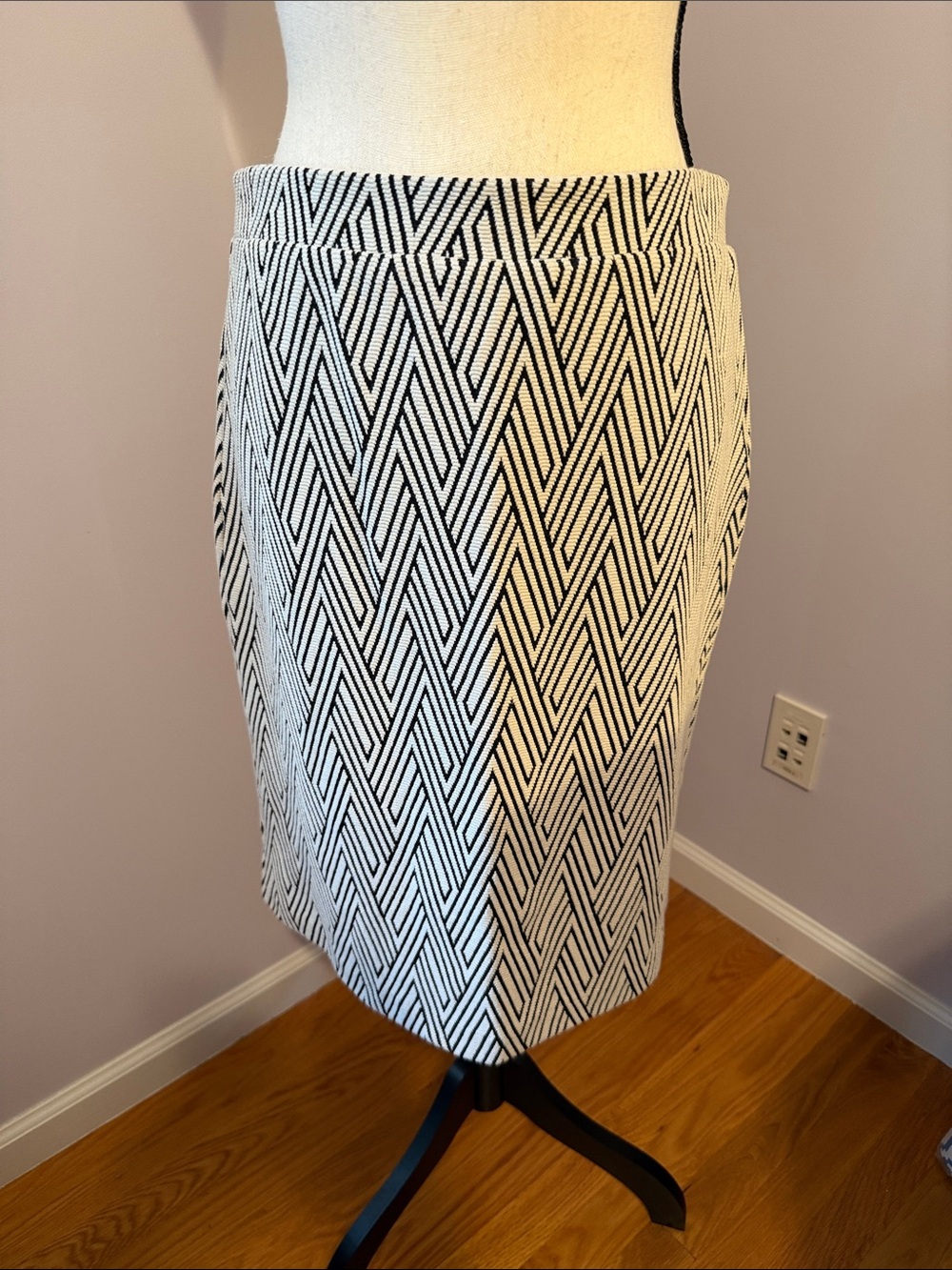 Banana Republic Black and White Geometric Pencil Skirt